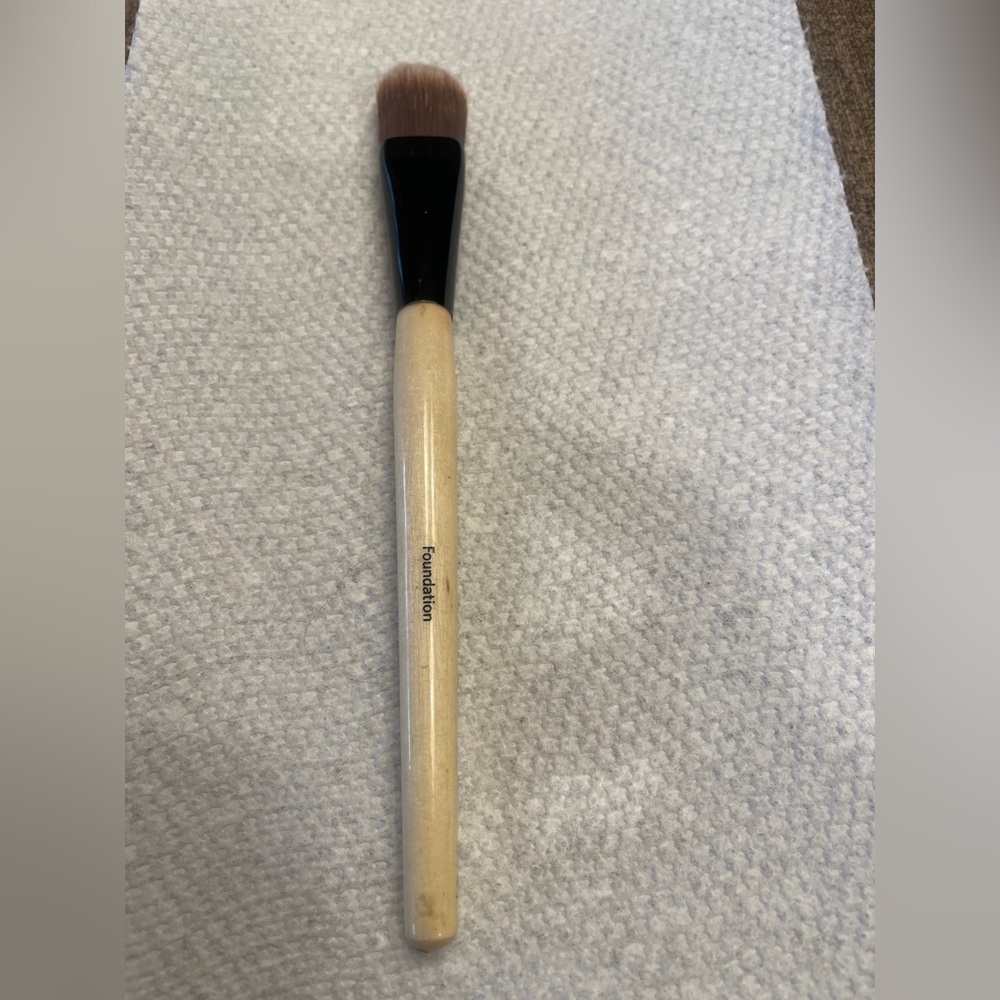 Bobbi Brown foundation brush